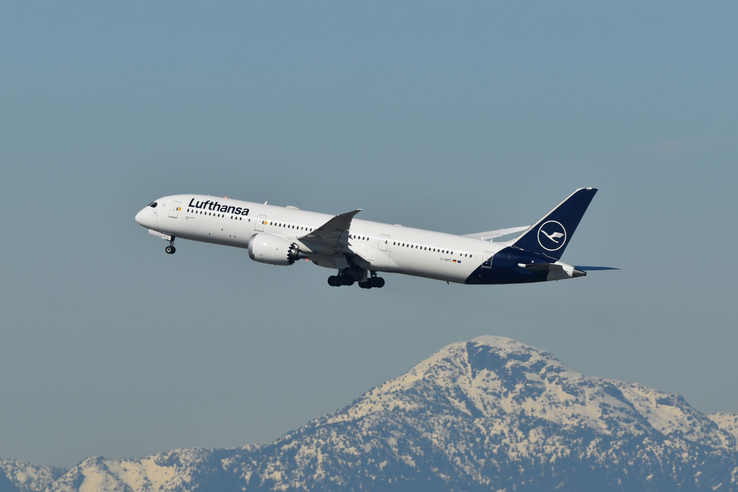 Descubre EE. UU. y Japón a bordo de Lufthansa.